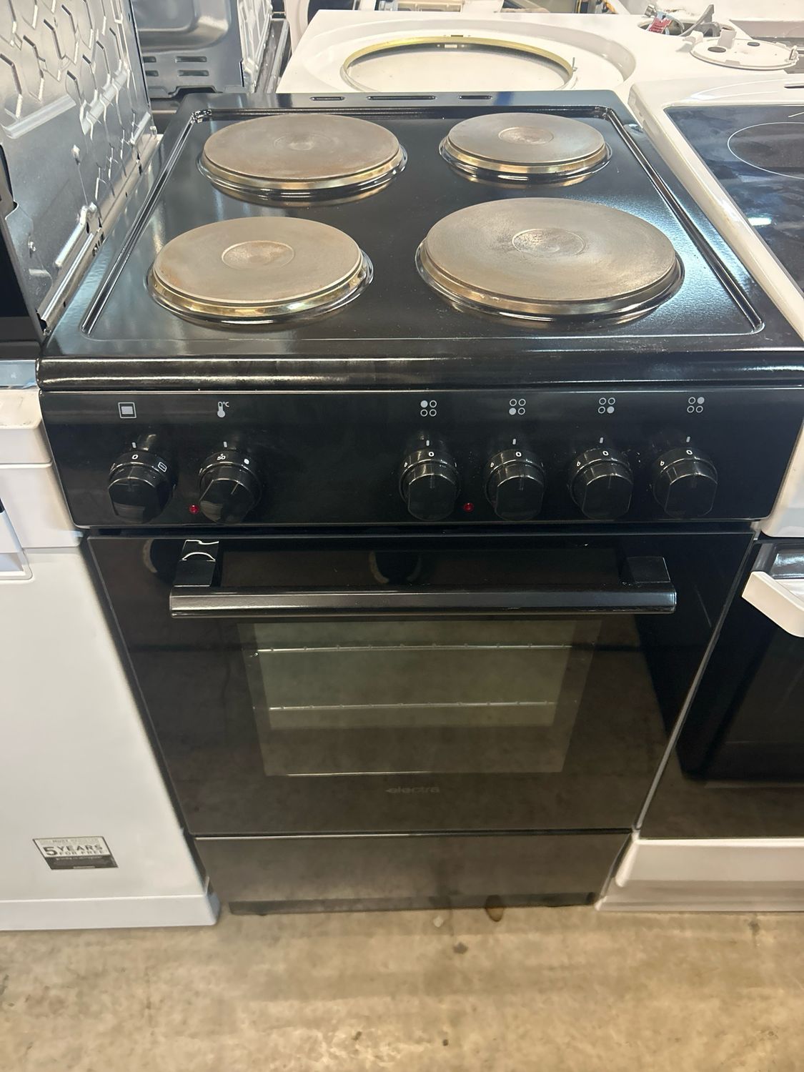 Electra 50cm Electric Cooker Solid Hobs Black
