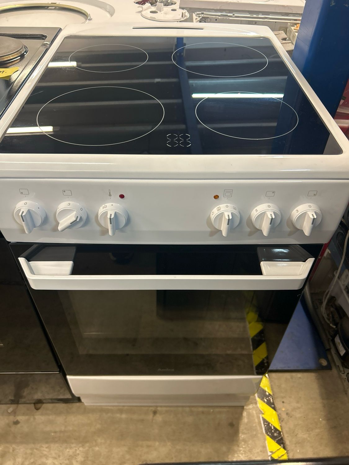 Amica 50cm Electric Cooker Ceramic White