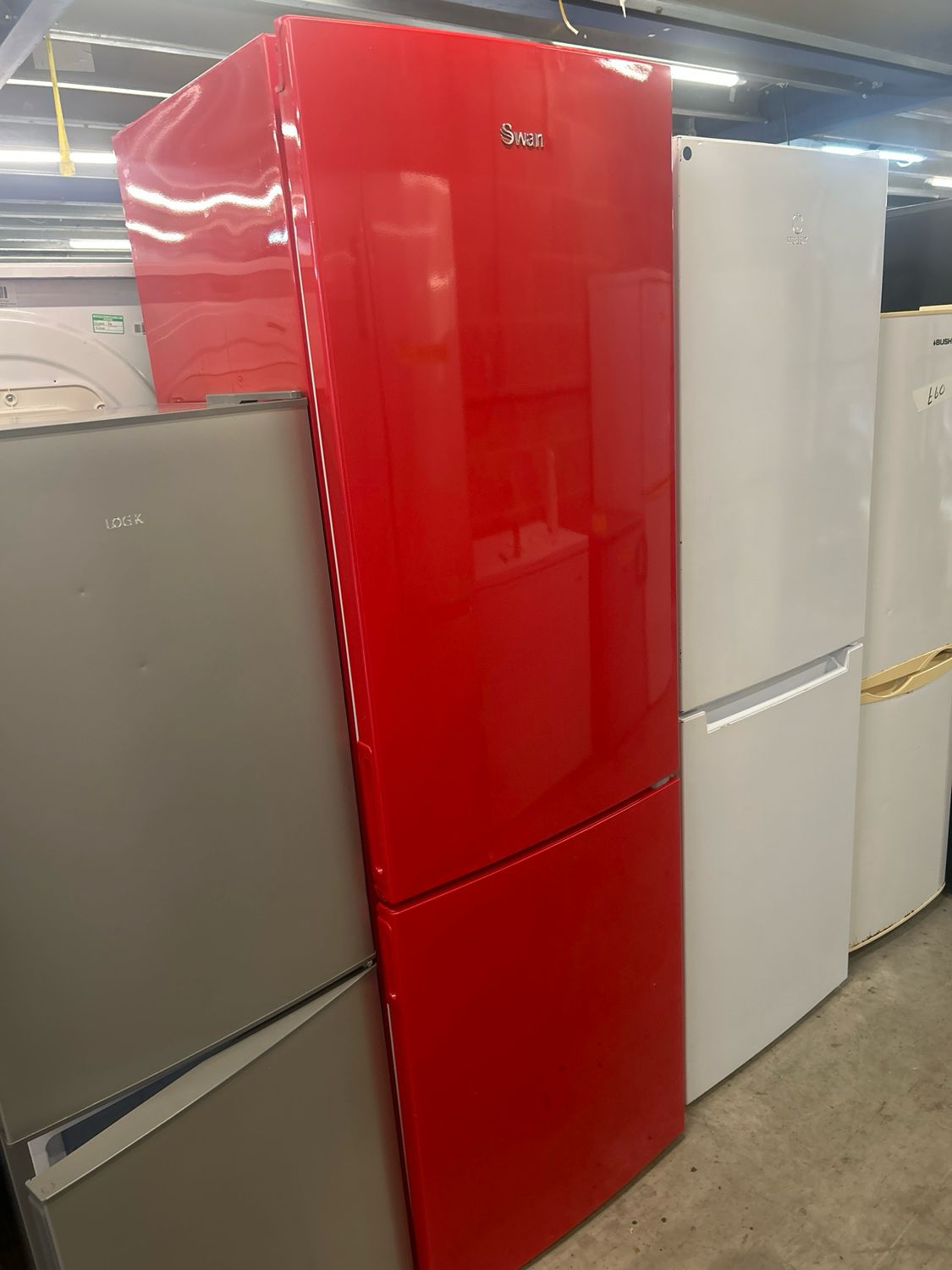 Swan SR9054R Fridge Freezer Red H184cm W59cm