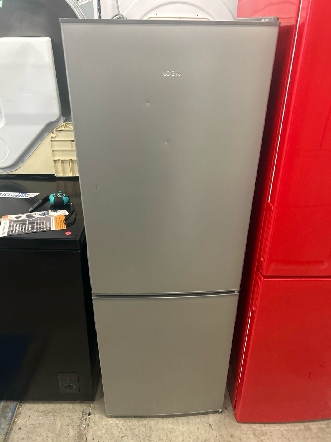 Logik LFC50S22 Fridge Freezer H144cm W49cm Silver