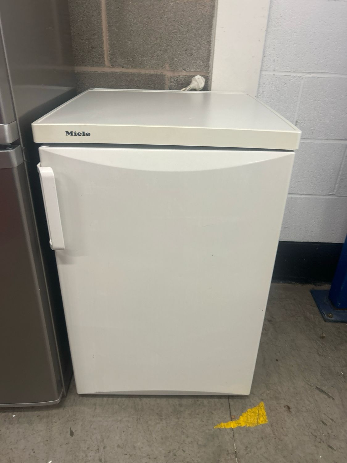 Miele Under Counter Fridge White W55cm H85cm