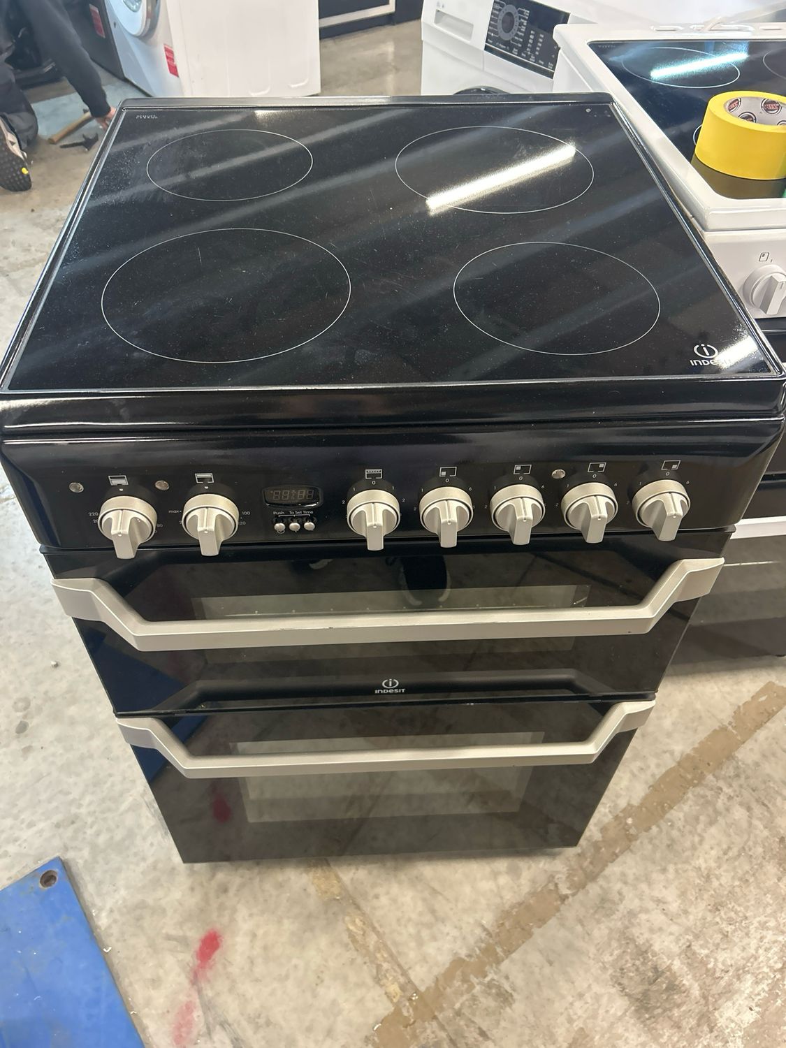 Indesit 60cm Electric Cooker Double Oven Black