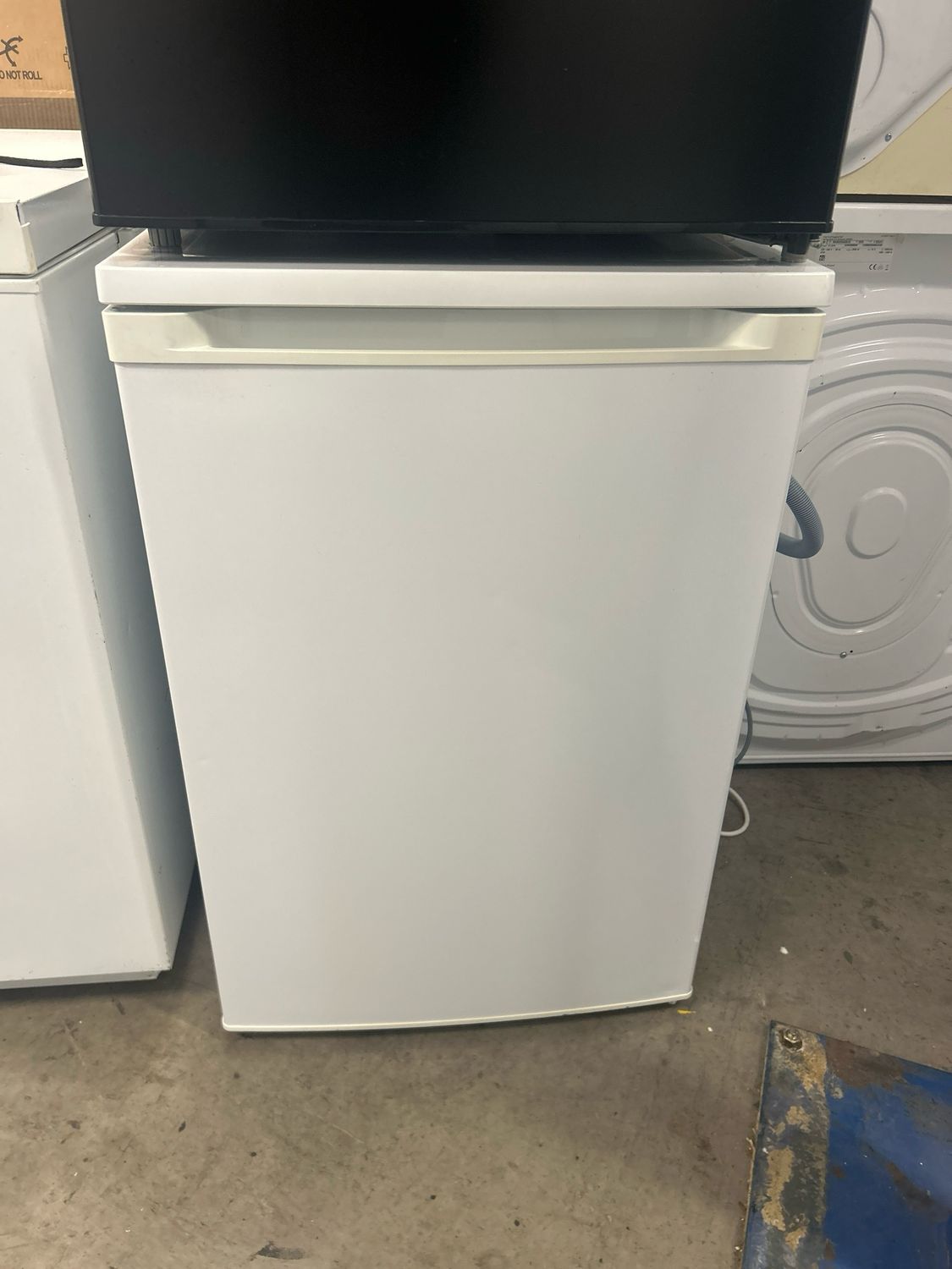 Essentials W55cm Under counter Fridge With Ice Box White