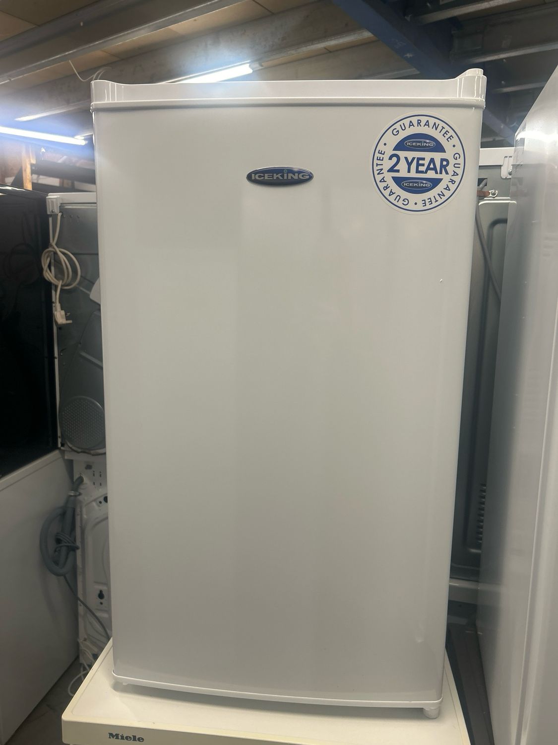 IceKing RK113EW W48cm Under Counter Fridge With Ice Box