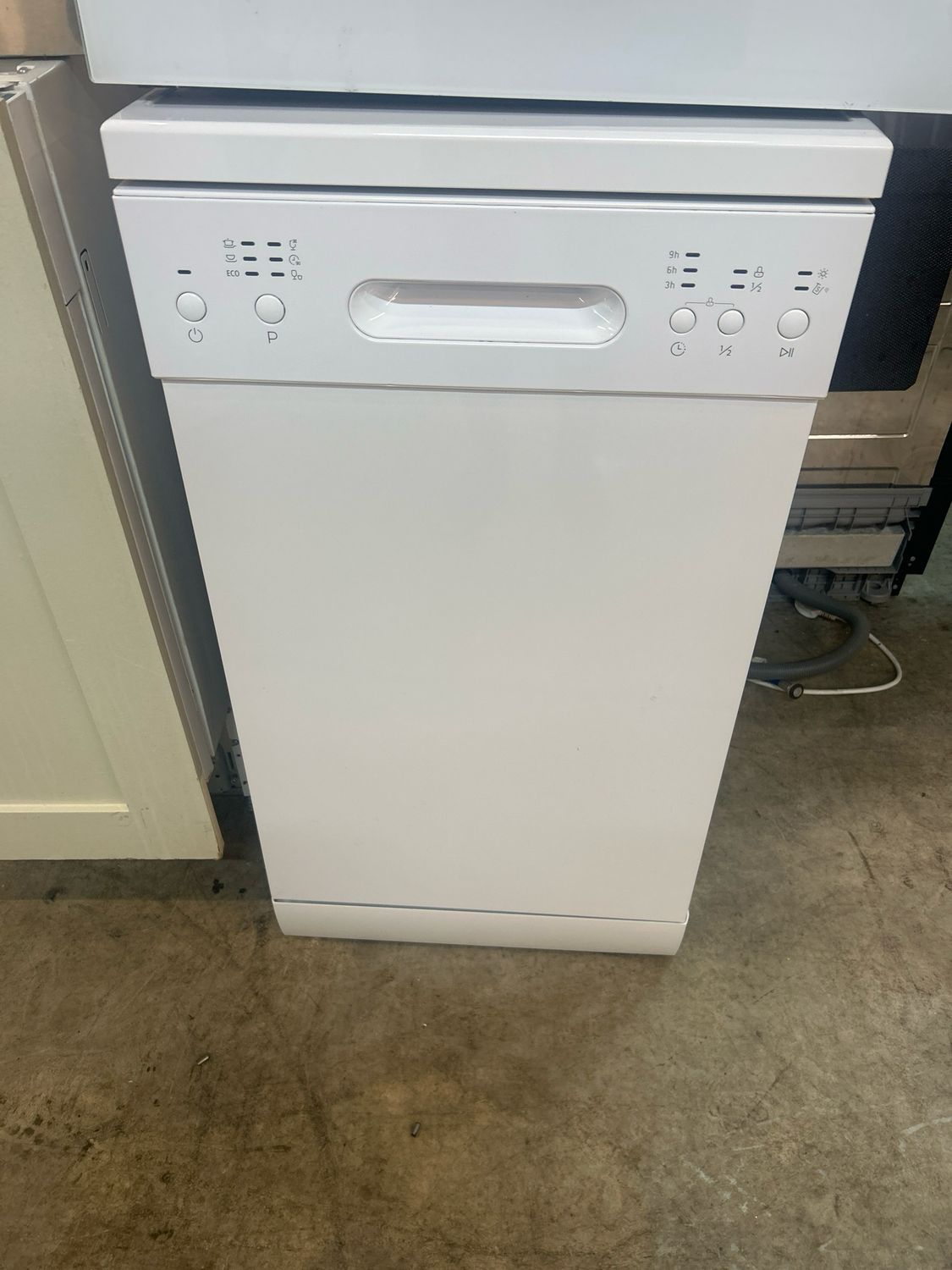 Essentials 45cm Freestanding Full Size Dishwasher White