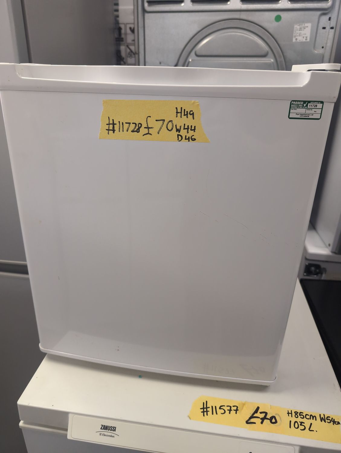 Essentials  Table Top Fridge White H49cm W44cm D47cm