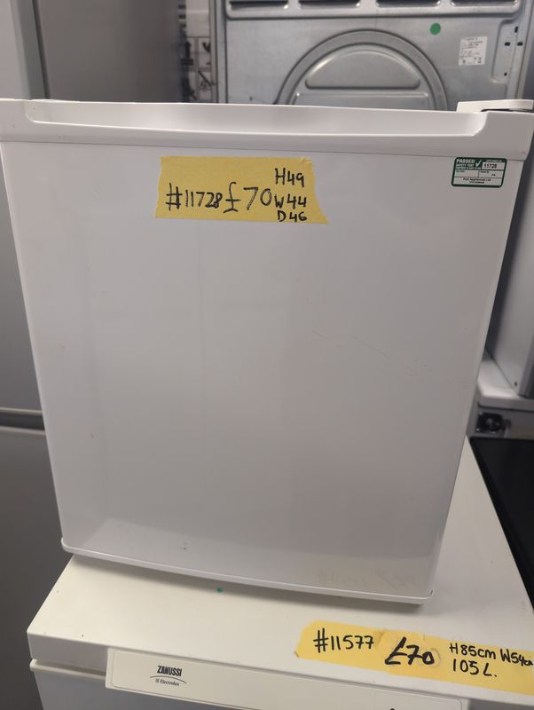 Essentials  Table Top Fridge White H49cm W44cm D47cm