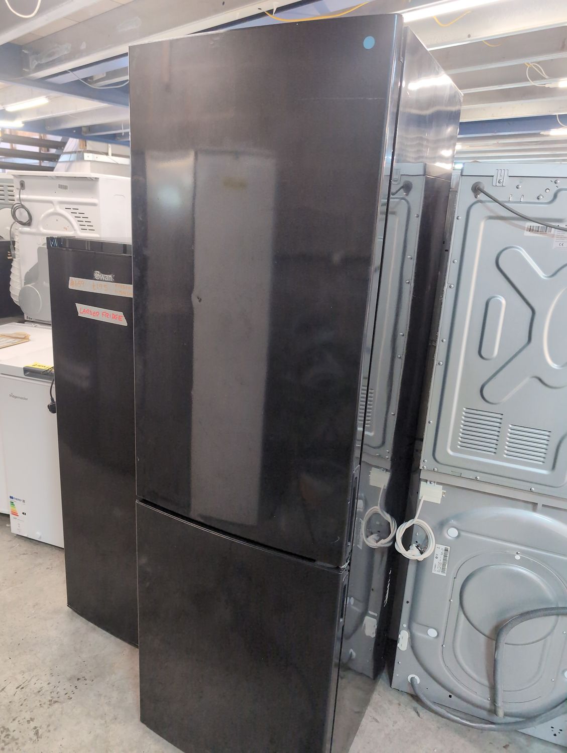 Swan Fridge Freezer Black 60/40 H185cm  W59cm D59cm