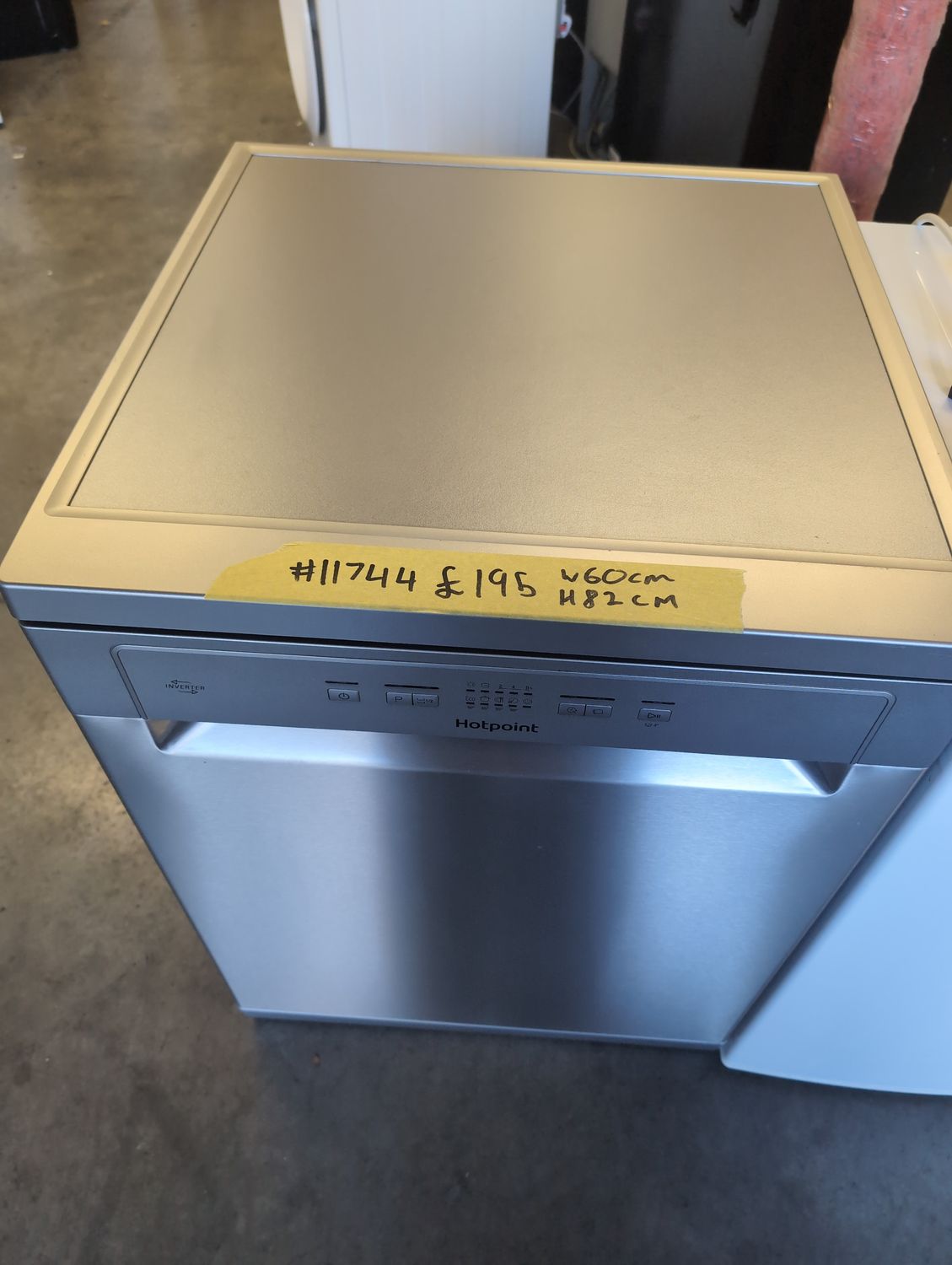 Hotpoint 60cm Freestanding Full Size Dishwasher White Refurbished 