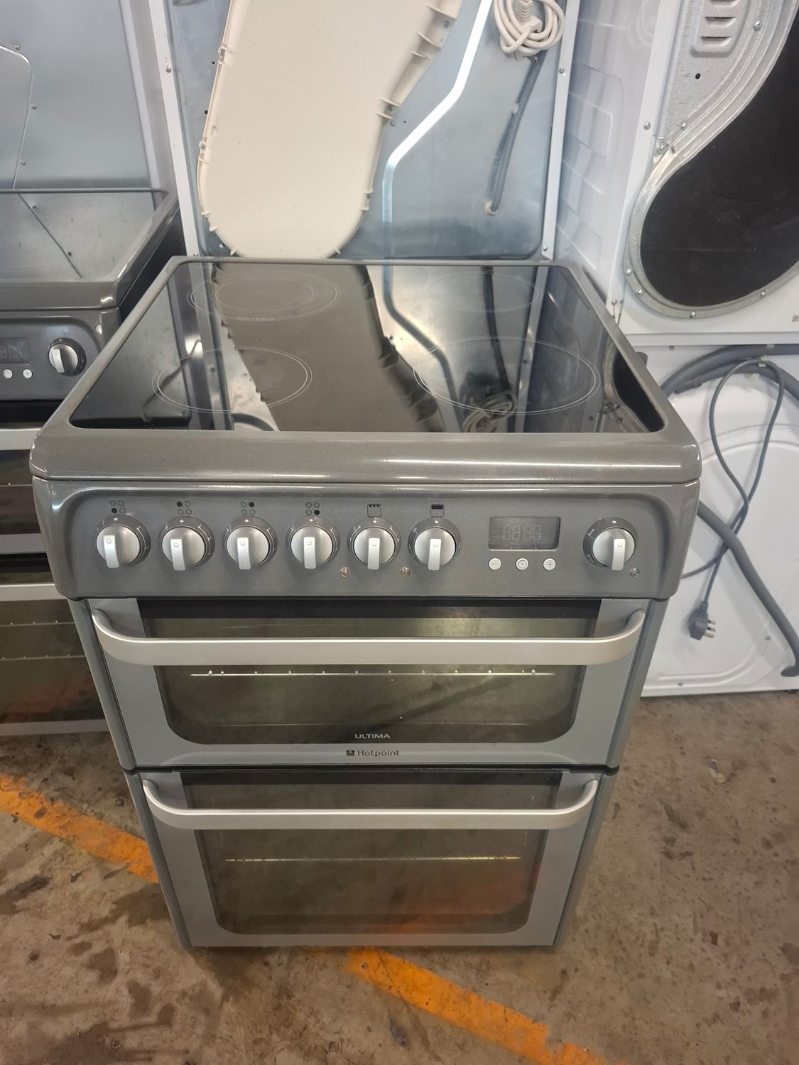 Hotpoint HUE61G 60cm Electric cooker twin Cavity Grey