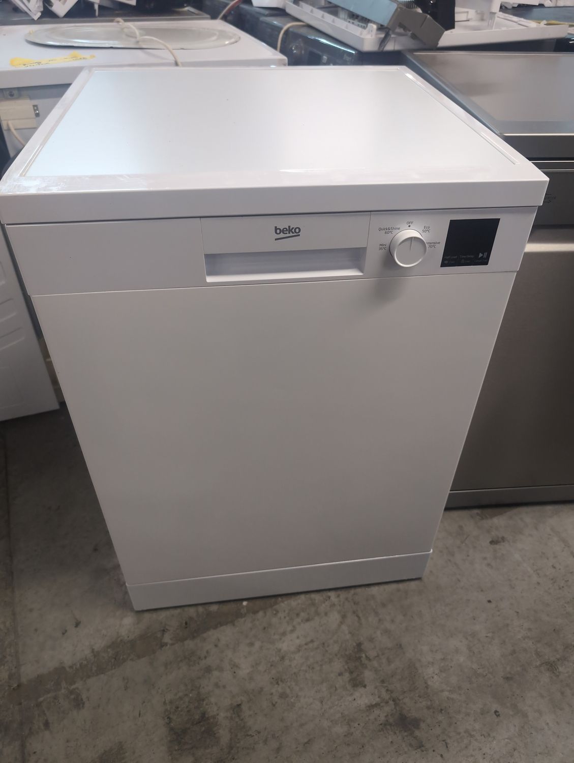 Beko DVN04320W 60cm Freestanding Full Size Dishwasher White