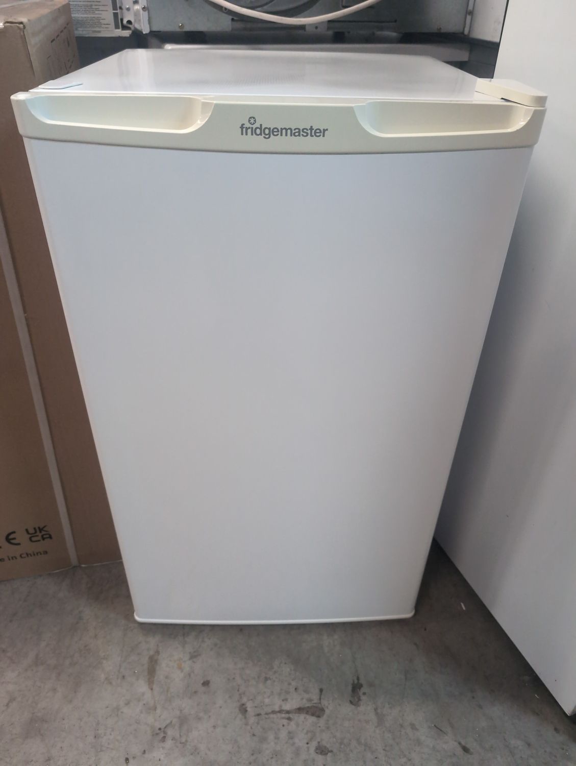 Fridgemaster MUZ4965M 49cm Under counter Freezer White