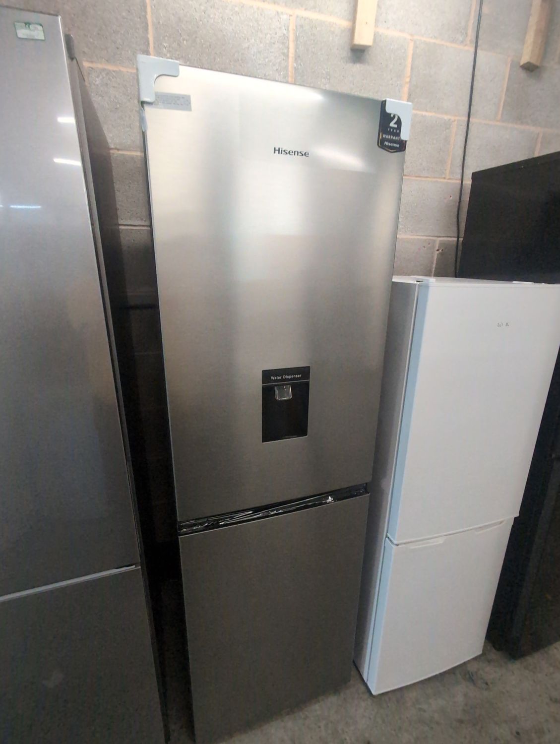 Hisense RB327N4WCE Frost Free Fridge Freezer H183cm W55cm D54cm Silver Brand New-