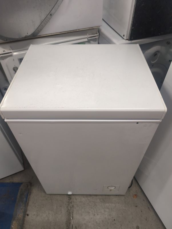 Logik C95CFW20 95L Chest Freezer White