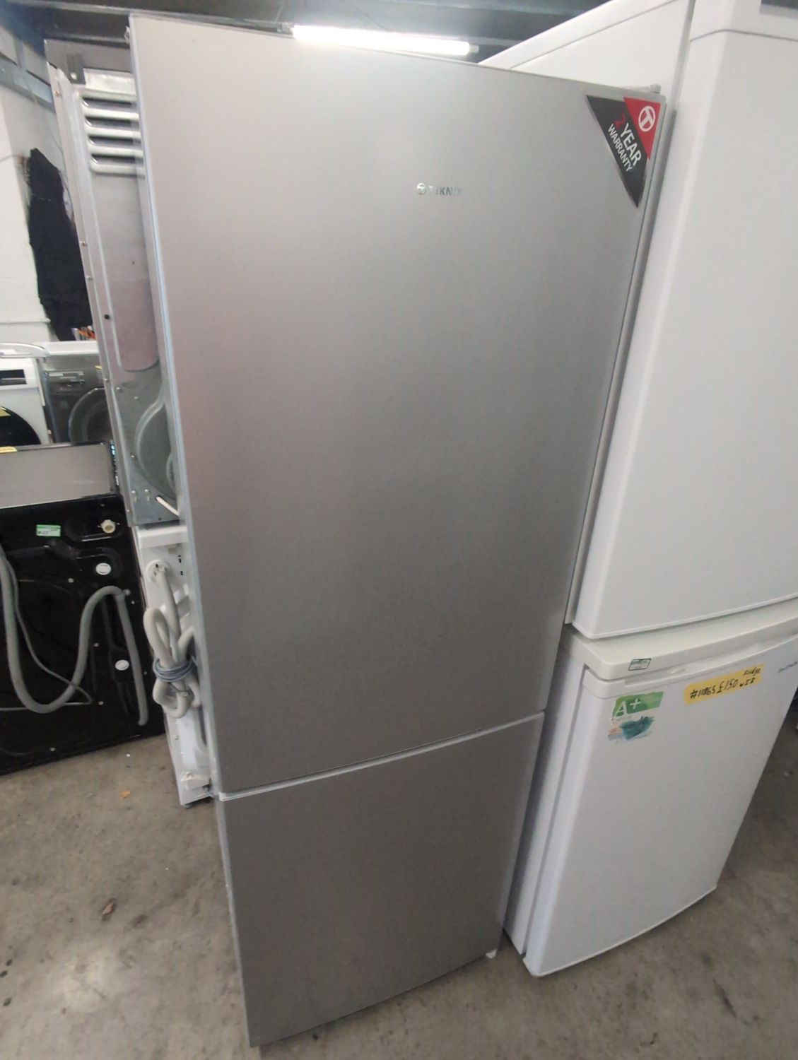 Teknix SMF165S Smart Frost Fridge Freezer H158CM W54CM D54CM