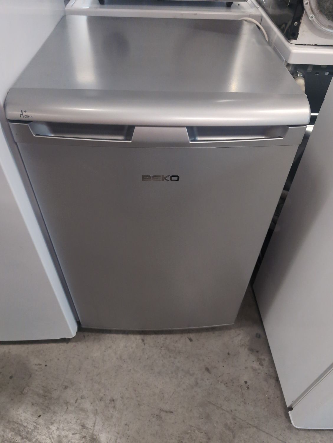 Beko LX5053S 54cm Under Counter Fridge Silver 