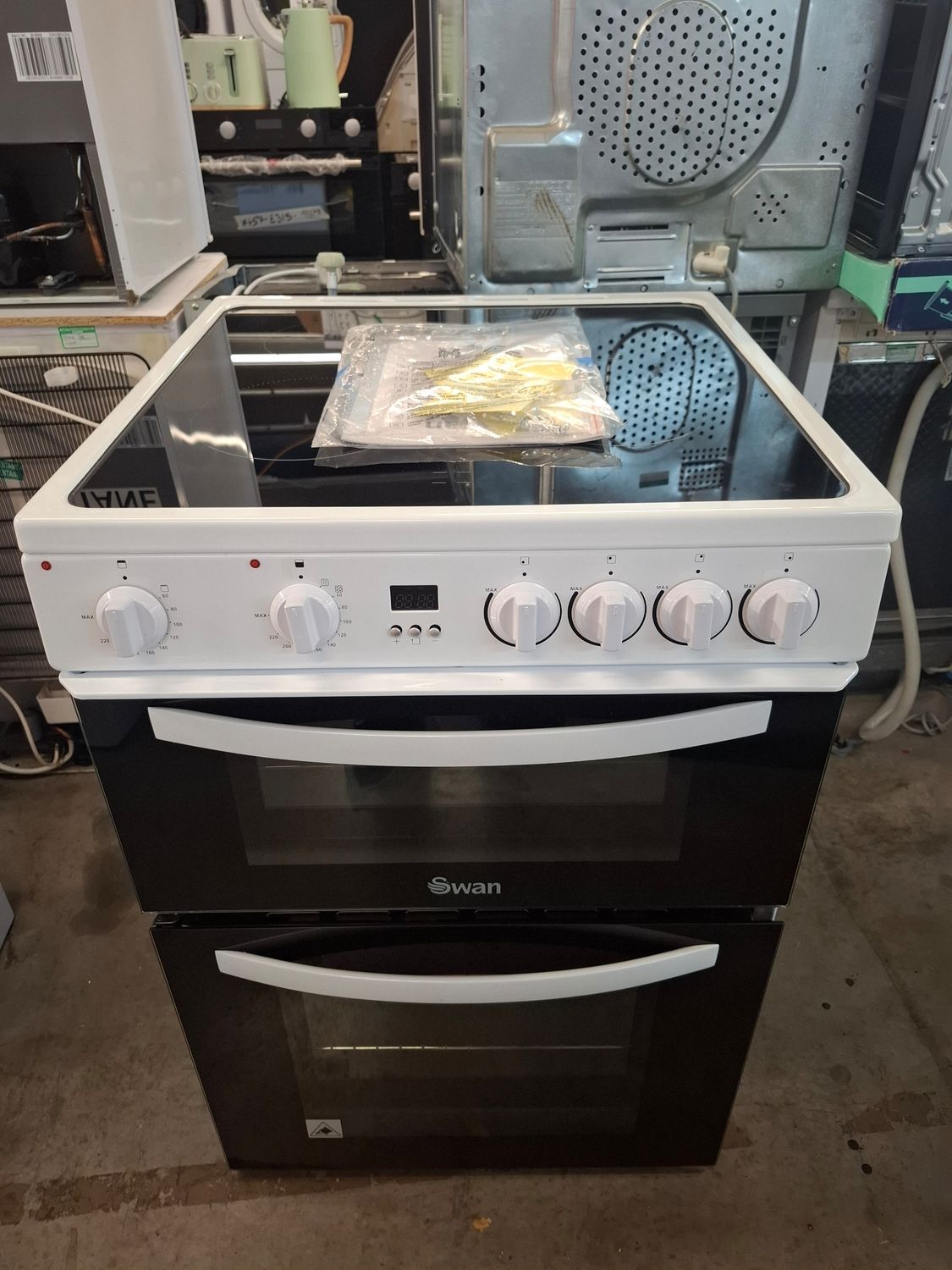 Swan SX16720W 60cm Electric Cooker Double Oven Ceramic Hob White