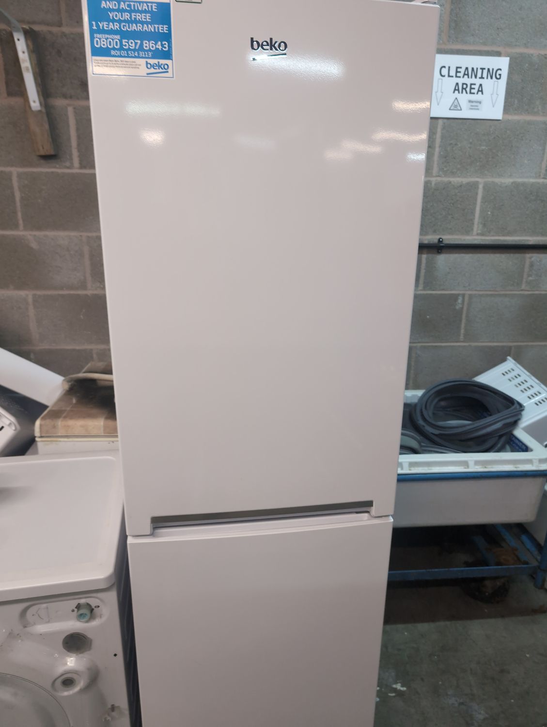 Beko CRFG1582W Fridge Freezer H182cm W53cm D53cm White