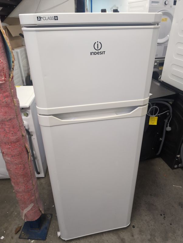 Indesit RAA 29 UK Fridge Freezer White H143cm W55cm D56cm