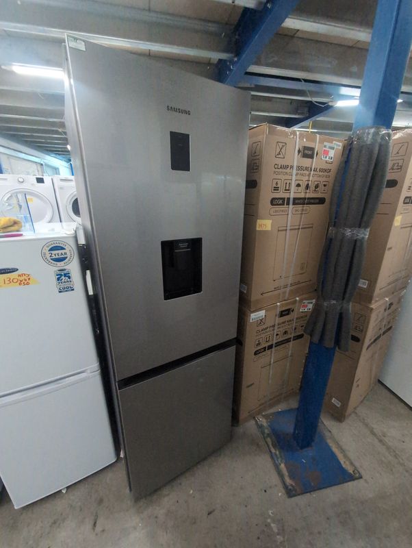 Samsung RB31FDRNDSA Fridge Freezer Silver Refurbished W59cm  H185cm D67cm