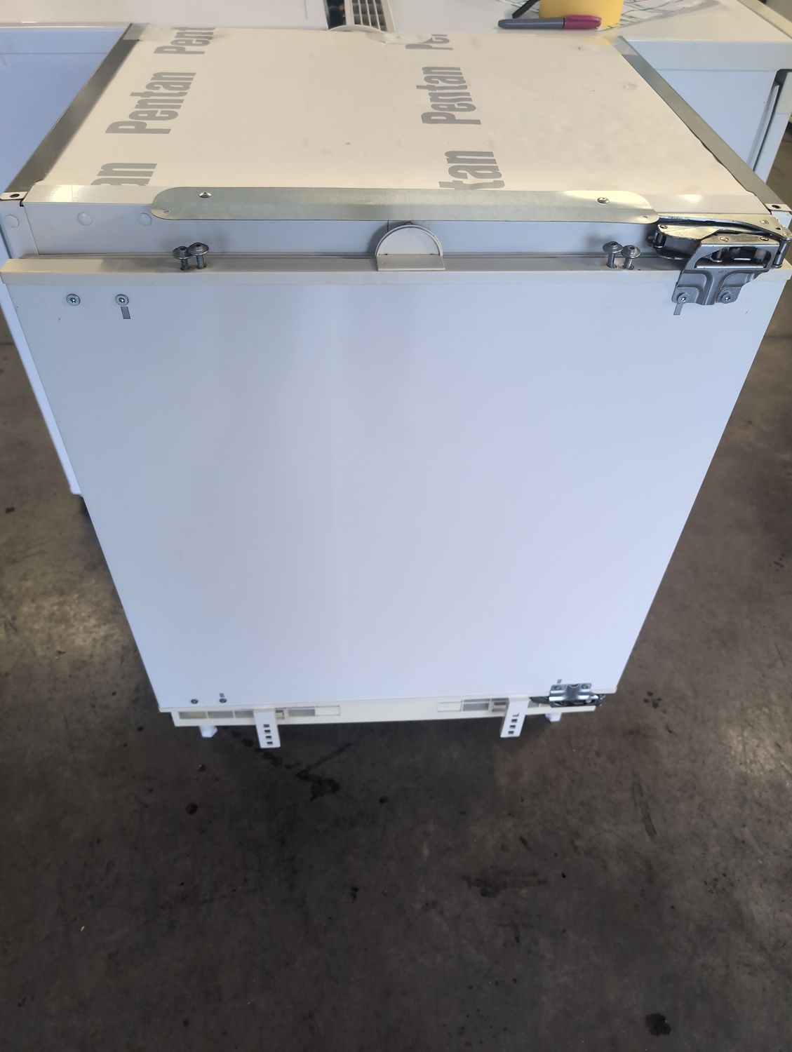 BOSCH KUR15440GB Integrated Fridge H87cm W60cm D55cm