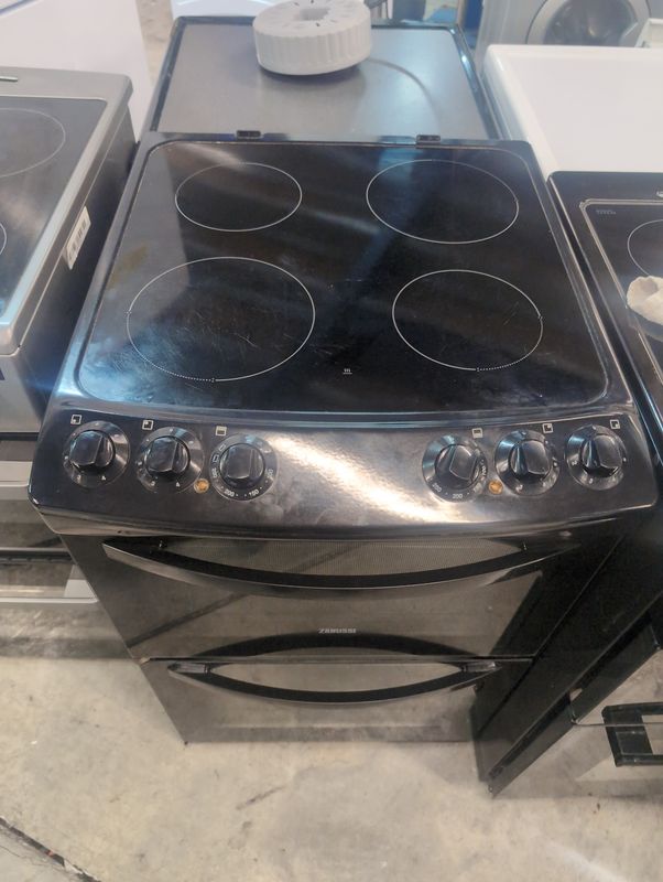 Zanussi ZCV46000BA 60cm Electric Cooker Ceramic Hobs Double Oven Black