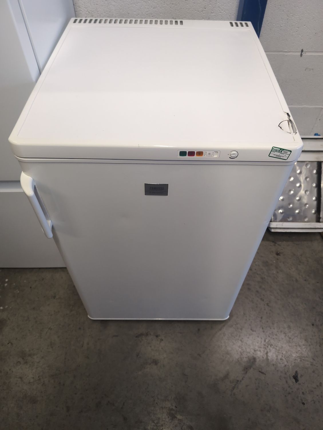 Zanussi TTI 120 F 55cm Under Counter Freezer White
