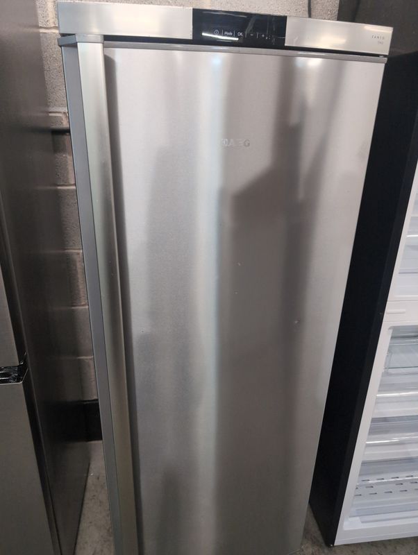 AEG S63300KDXO Tall Fridge Silver H154cm W59cm D58cm