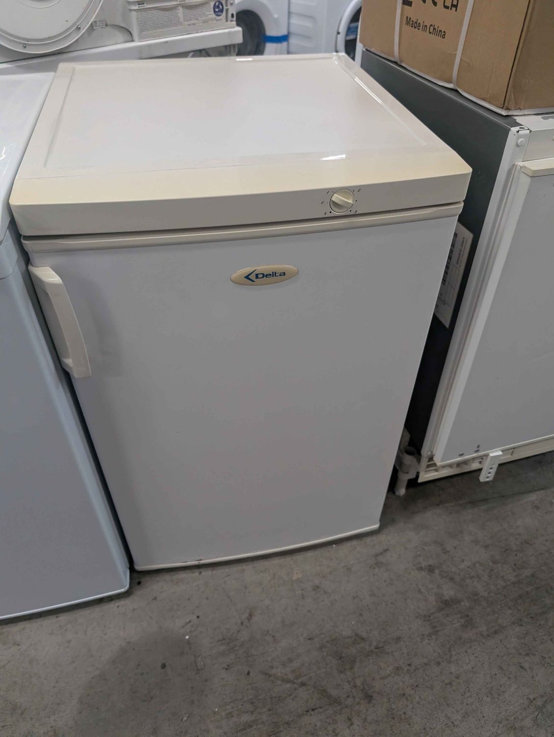 Delta MR138 54cm Under counter Fridge White