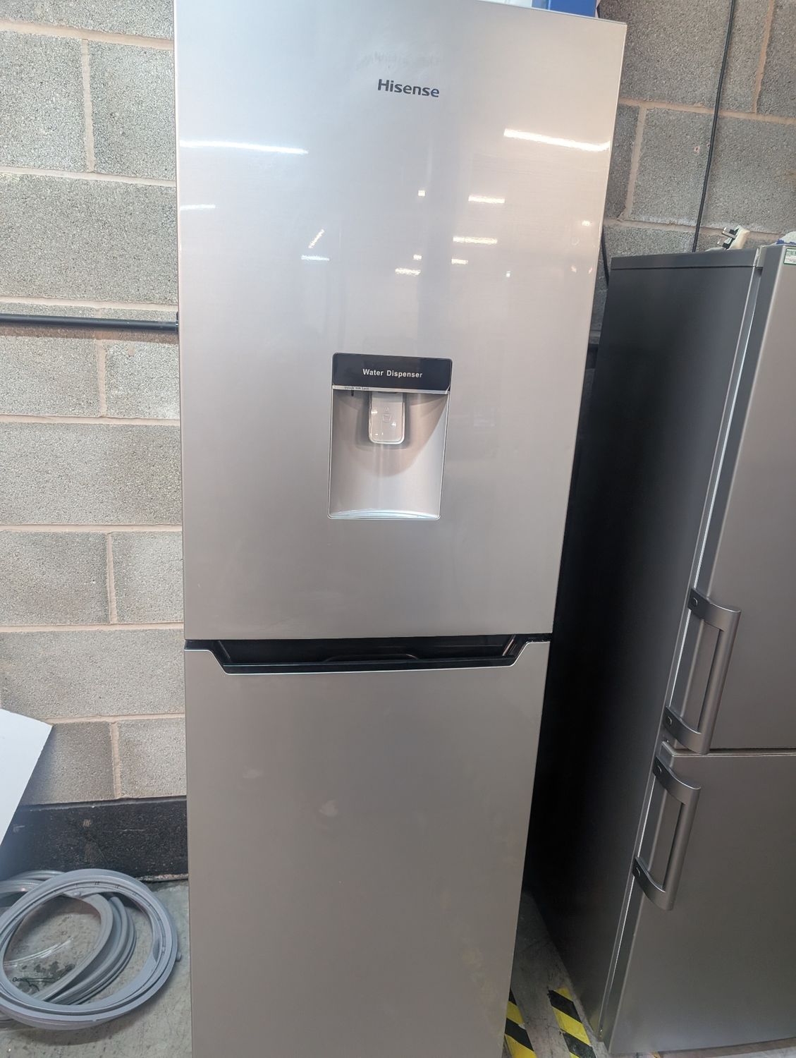 Hisesnse RB320D4WG1 Fridge Freezer - Silver - H174cm W55cm