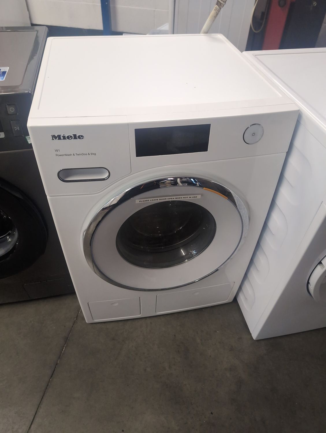 Miele WWR860WPS 9KG 1600rpm Washing Machine White