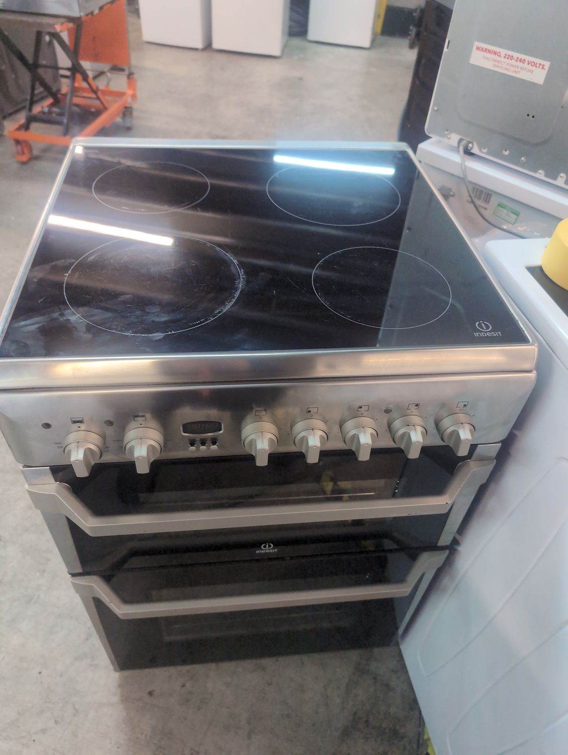 Indesit ID60C2X 60cm Electric Cooker Double Oven Silver Refurbished
