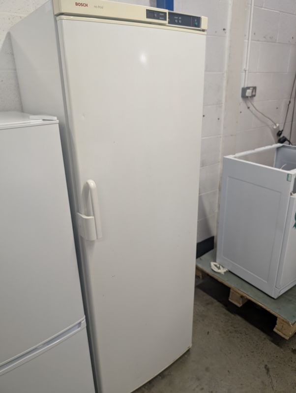 Bosch GSU29420 Tall Freezer - H174cm W59cm D59cm White