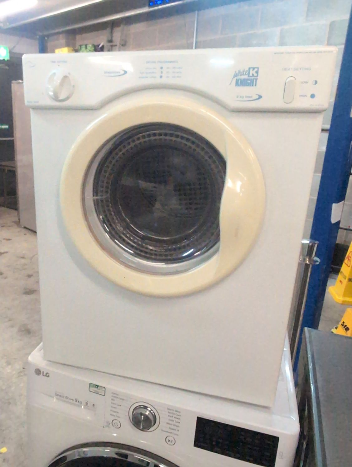 White Knight CL382WW 3KG Compact Tumble Dryer White H64cm W50cm D46cm