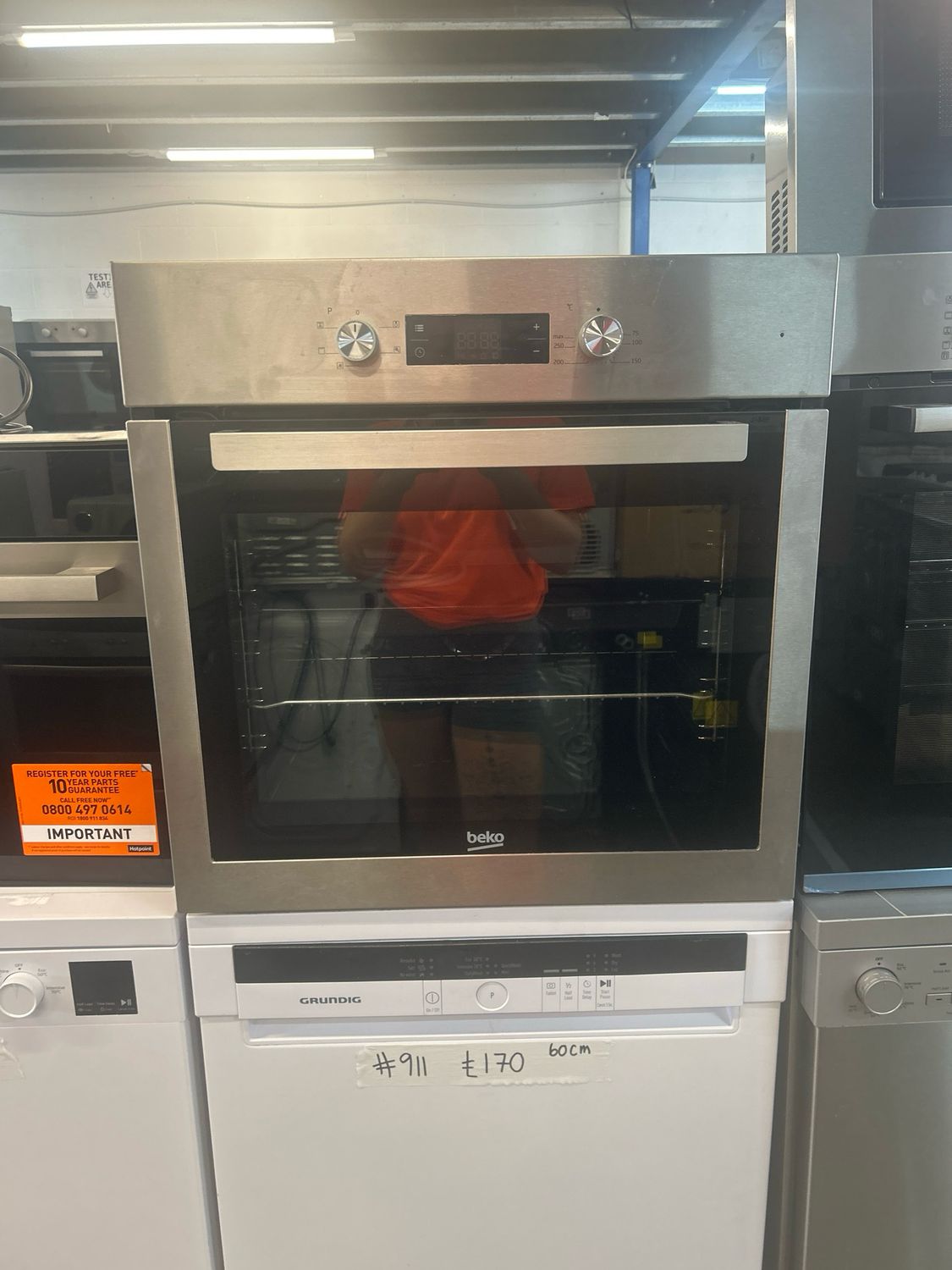 Hotpoint SHS33X 59.5cm Built In Single Oven