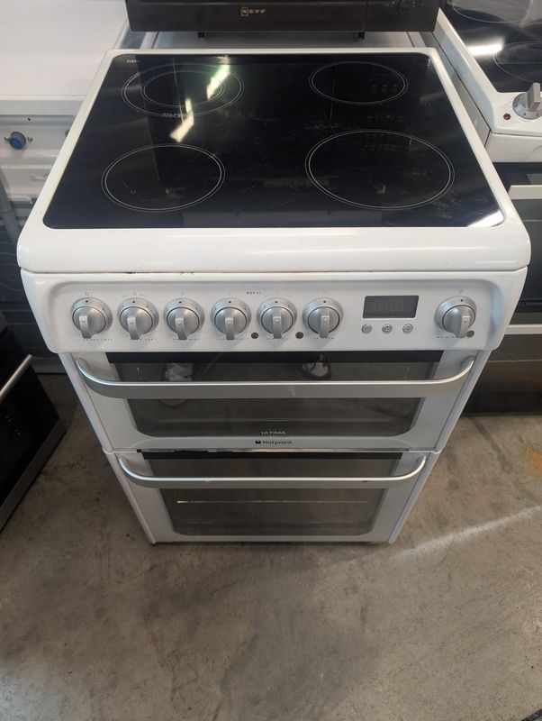Hotpoint HUE61PS 60cm Electric cooker Double Oven White