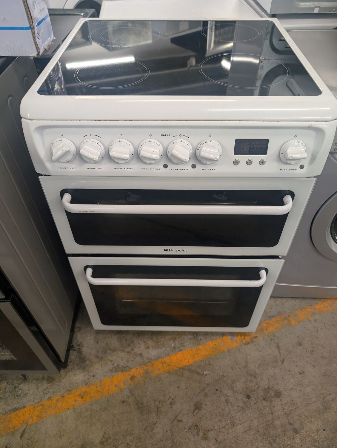 Hotpoint HAE60P 60cm Electric Cooker Double Oven Ceramic Hob White Refurbished 