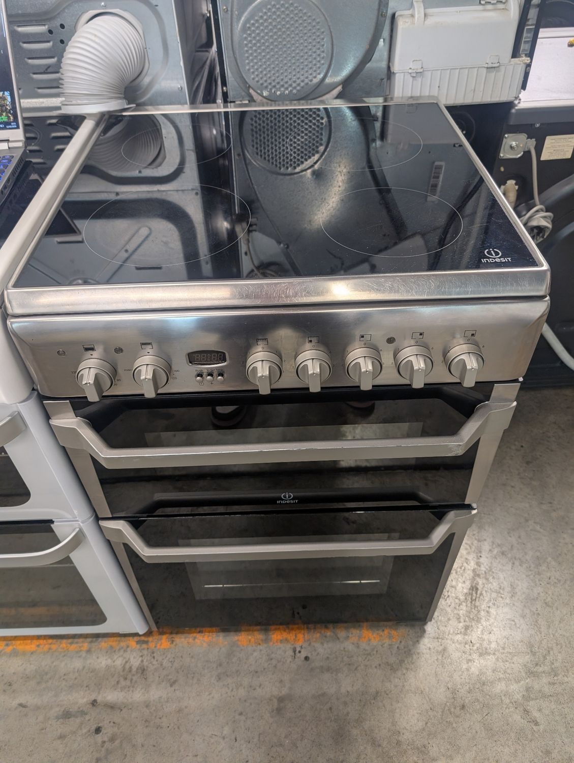 Indesit ID60C2 60cm Electric Cooker Double Oven Black Refurbished