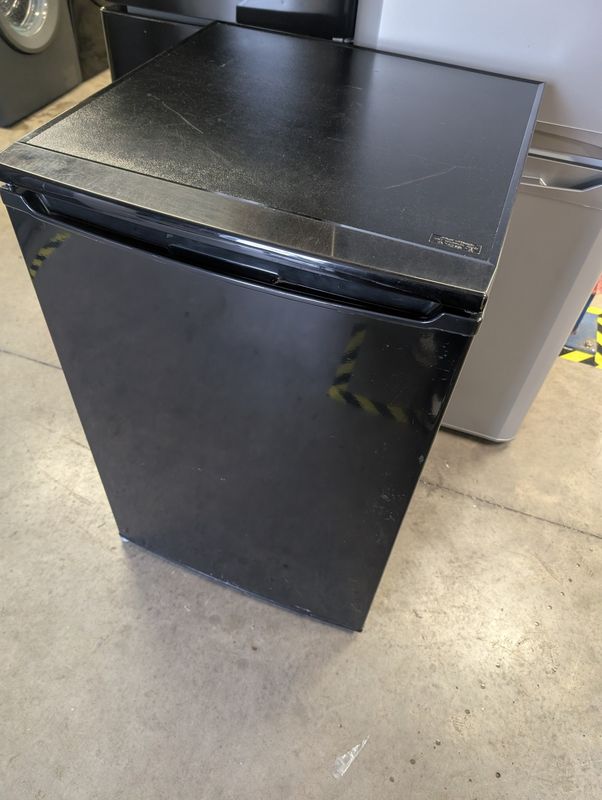 Essentials CUL55B18 Under Counter Fridge - Black H84.5 x W55.3 x D58.4 cm