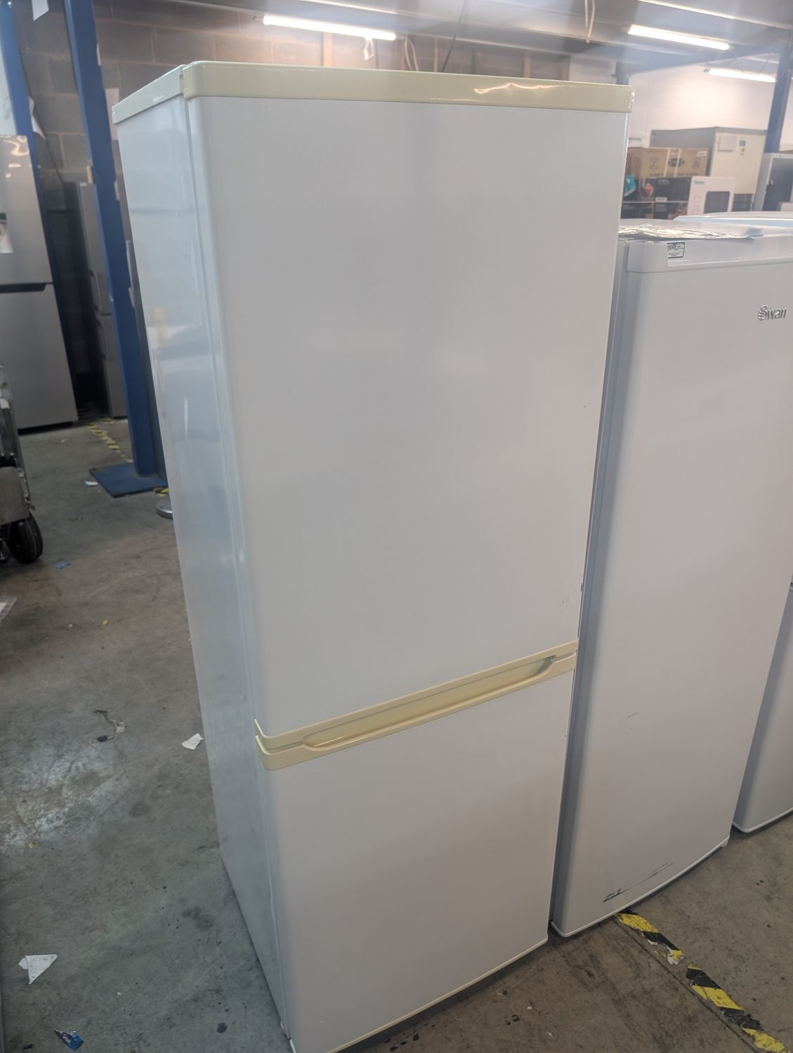 Essentials C55CW12 Fridge Freezer White H159cm W55cm D56cm