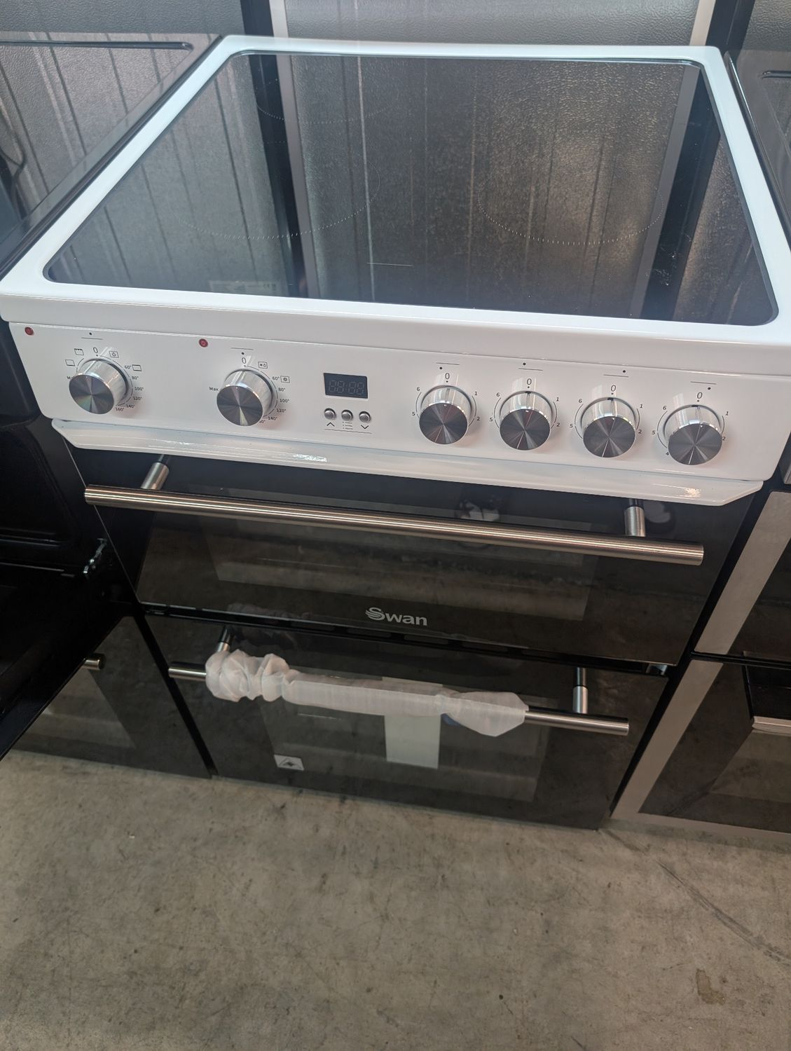 Swan HDE3211BWUK 60cm Electric Cooker Double Oven with Ceramic Hob White