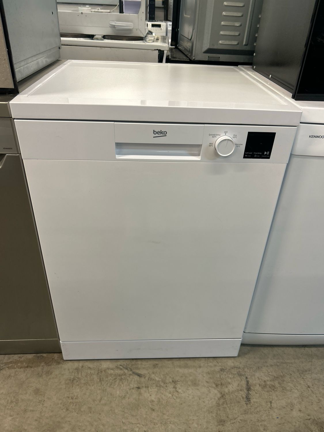 Beko DVN04 60cm Freestanding Full Size Dishwasher White