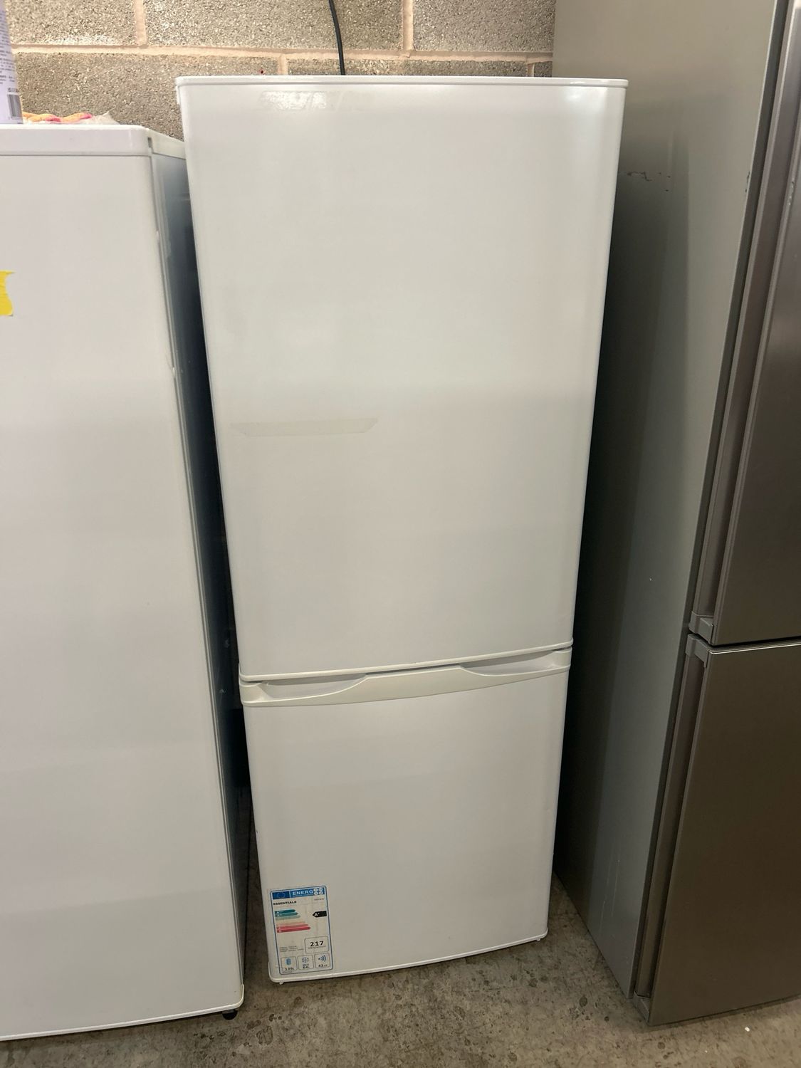 Essentials C55CW18 Fridge Freezer White H150cm W55cm D57cm