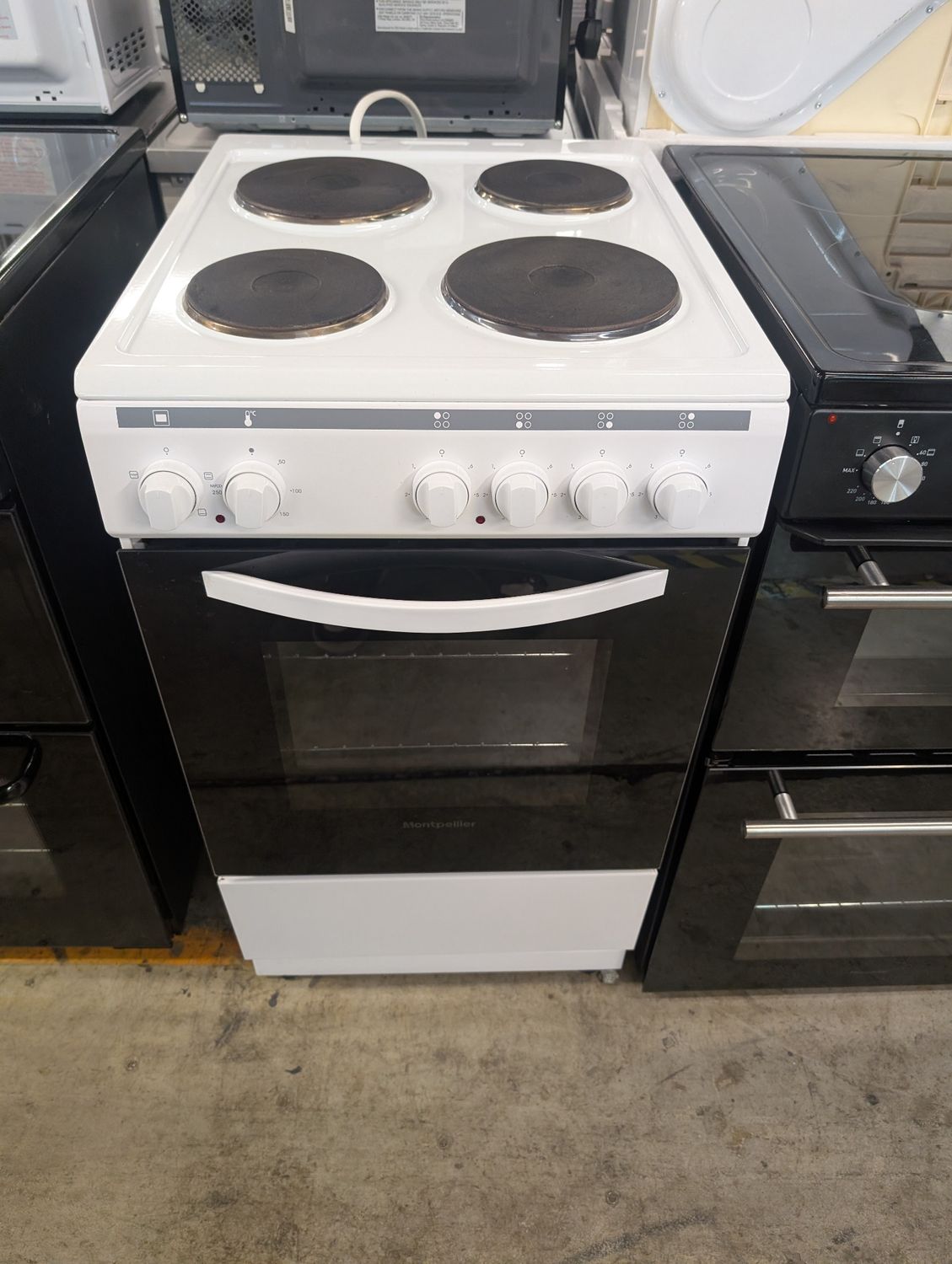 Montpellier MSE46W 50cm Electric cooker Solid Hobs White