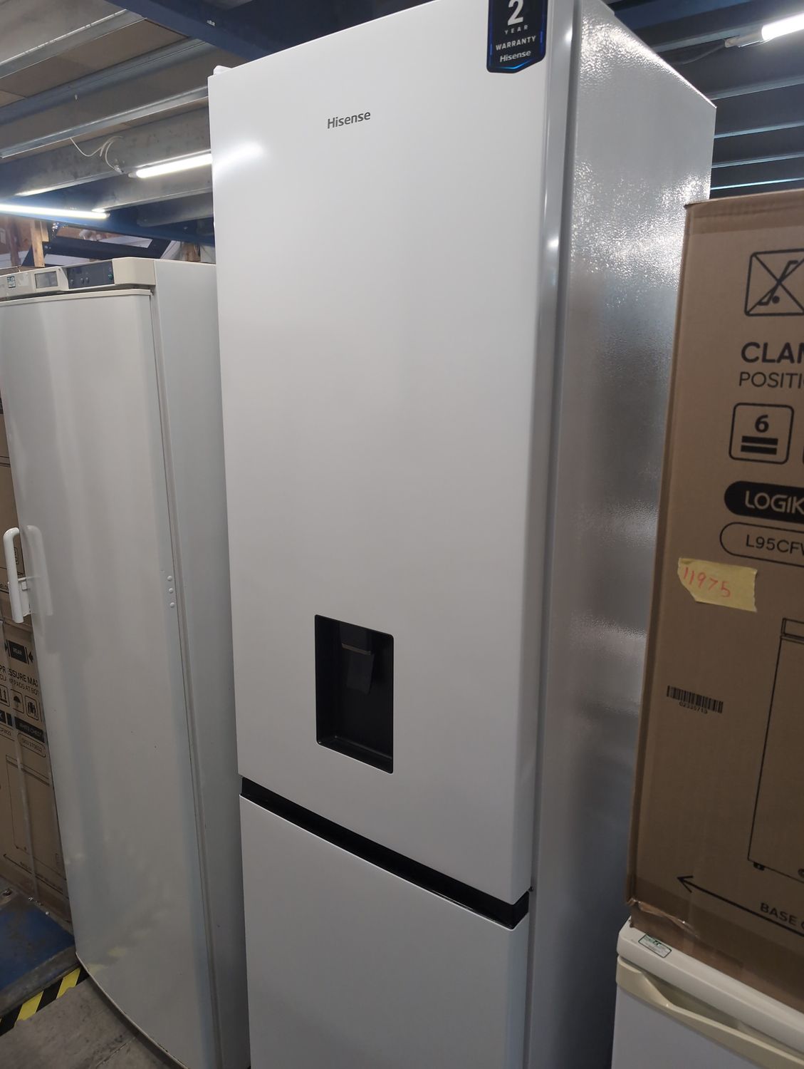 Hisense RB435N4WWE Frost Free Fridge Freezer H200cm W59.5cm D59cm White 60/40