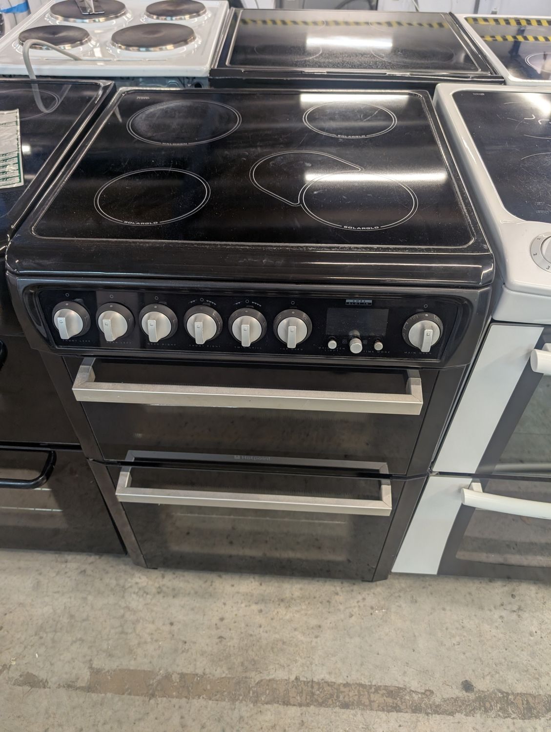Hotpoint EW84K 60cm Electric Cooker Black