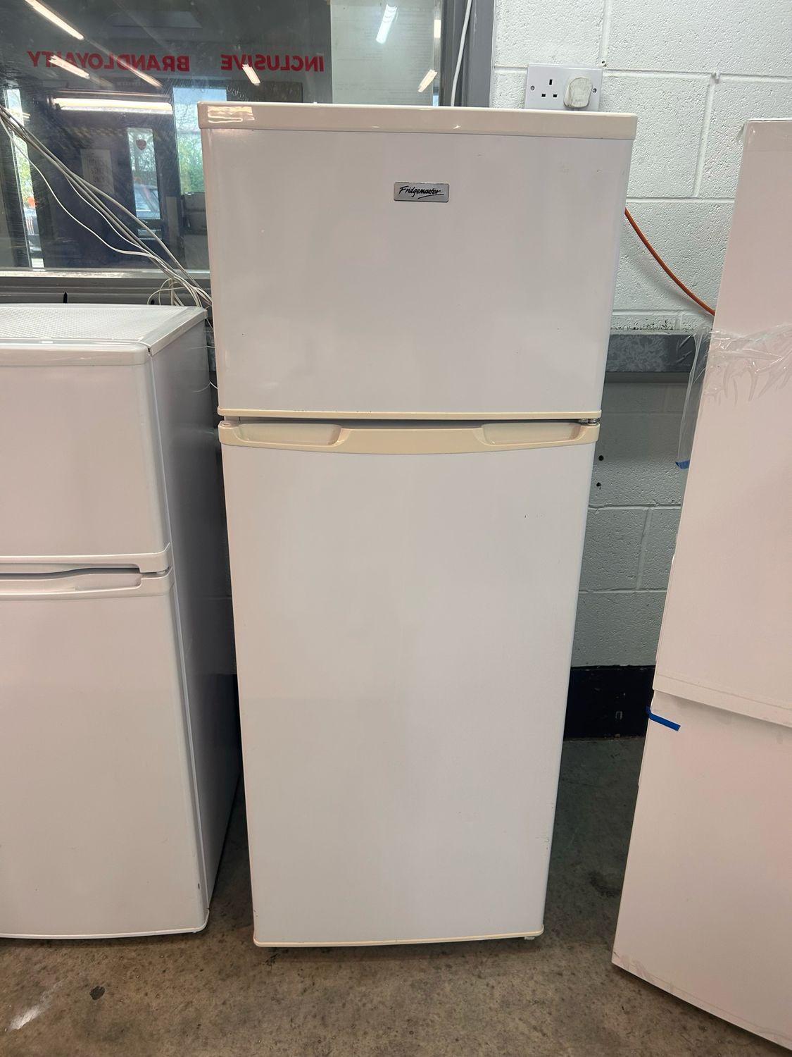 Fridgemaster MTM55215 Fridge Freezer White D56cm W55cm H145cm