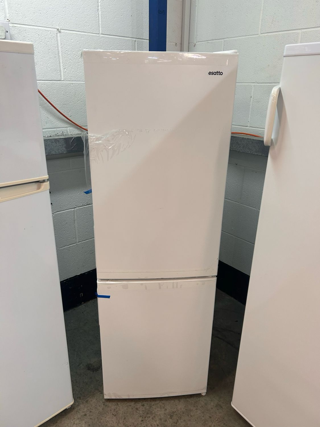 Esatto ESBM157 Fridge Freezer H157cm W47cm White