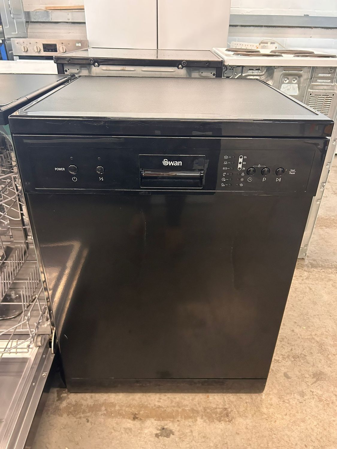 Swan SDW751150B 60cm Freestanding Full Size Dishwasher Black