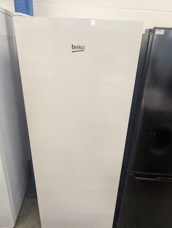 Beko FFG1545W Tall Freezer White H147cm W54cm D57cm